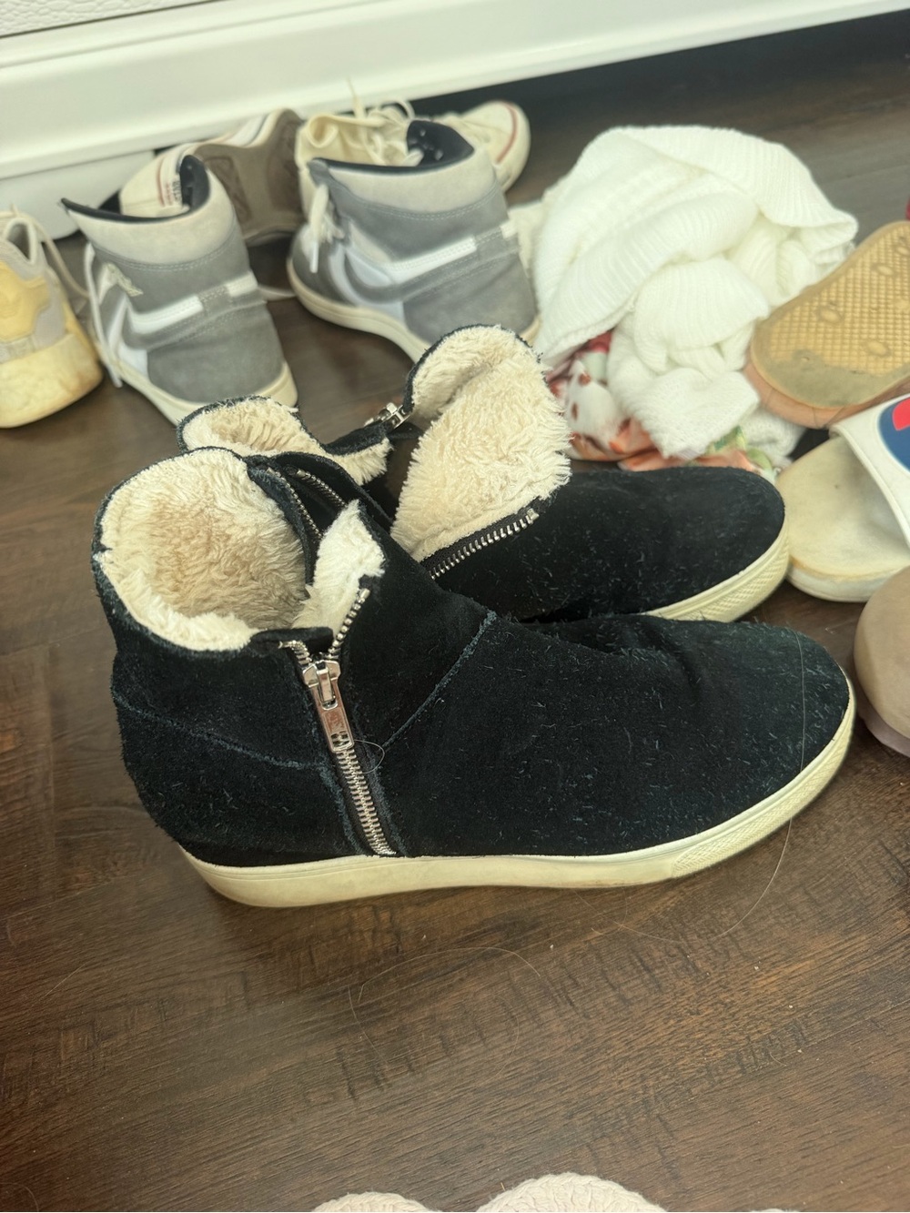Steve Madden Black Sherpa-Lined Zip Ankle Boots